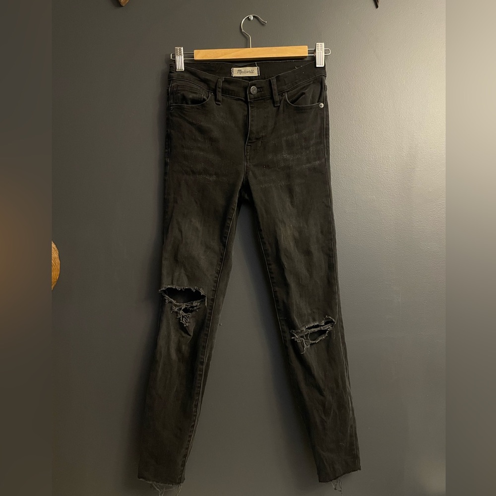 Madewell 9” High -Riser Ripped Knee Frayed Hem Skinny Jeans - 25